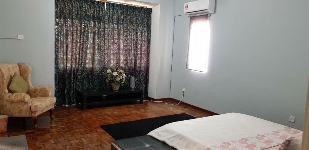 Tun Perak Homestay Rawang Exterior photo